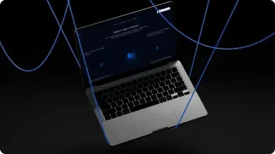 Laptop na ciemnym tle z wyświetlaną stroną internetową przedstawiającą misję i wartości, otoczony dynamicznymi niebieskimi liniami, które dodają nowoczesnego i technologicznego charakteru.